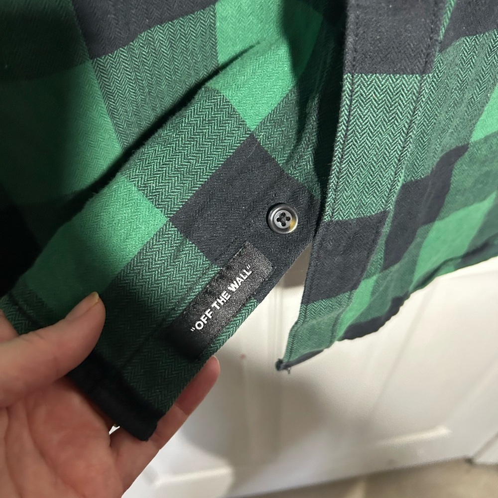 Vans Men's Green Black Checked Plaid Flannel Button Up Size Medium - Picture 4 of 10